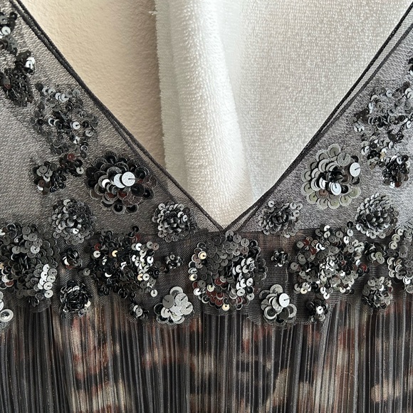 NWT BCBGMAXAZRIA Black Cocktail Dress. Size 12. - Picture 6 of 8